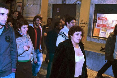 Arruada em Lisboa, com Odete Santos