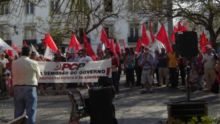 Desfile do PCP, em Faro, exige demissão do Governo e apela à Greve Geral