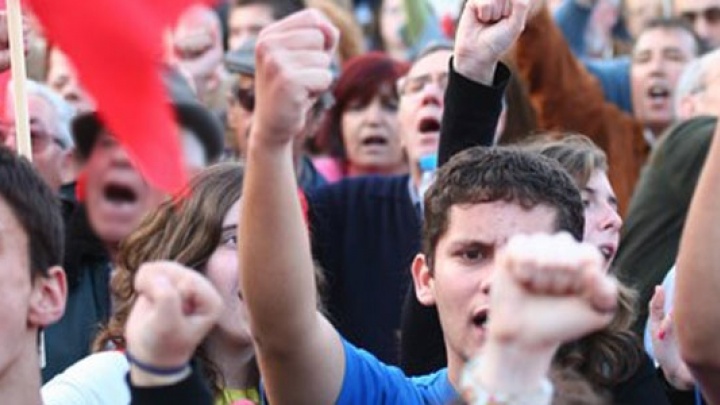 Com o PCP na rua contra as injustiças e o desastre económico e social