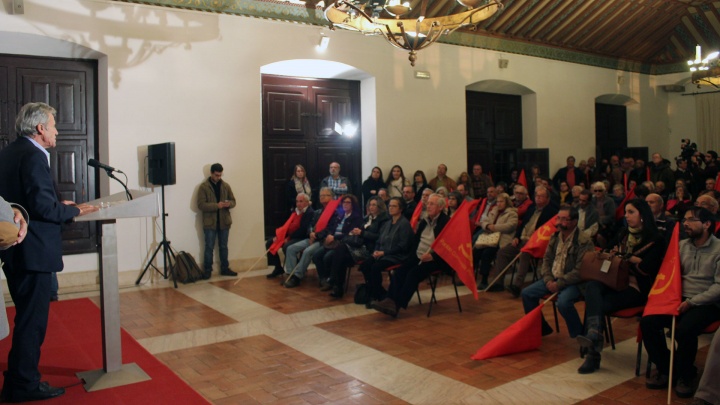 Sessão pública em Évora