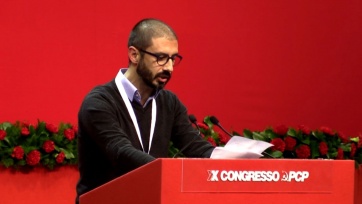 Política ambiental e defesa da água pública