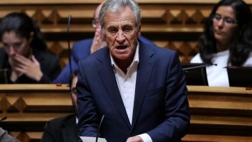 «São os consumidores a suportar os milhões de lucros das grandes empresas de energia»