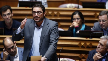 «A solução dos problemas nacionais está na valorização dos direitos dos trabalhadores e do povo»
