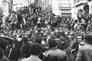 25 de Abril de 1974 - Largo do Carmo - Lisboa