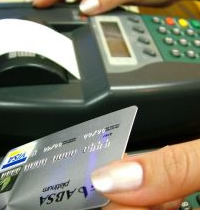 PCP prop&otilde;e proibi&ccedil;&atilde;o de taxas nos levantamentos ATM