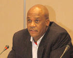 thumb_africa-sul-chris-matlhako 