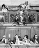 Álvaro Cunhal intervém na Assembleia da República, na discussão do programa do governo PS, em Agosto de 1976