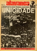Capa do jornal da Intersindical, Alavanca, com imagem da grande manifestação de trabalhadores em defesa da unicidade sindical, em 14 de Janeiro de 1975