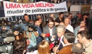 Jerónimo de Sousa fala aos jornalistas após a rejeição do programa do governo PSD-CDS, a 10 de Novembro de 2015