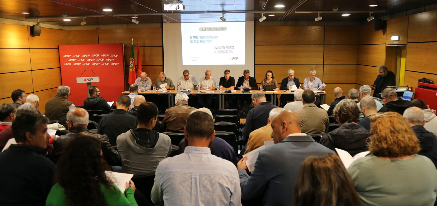 Do papel e política do Estado aos meios necessários. Uma outra política de Protecção Civil