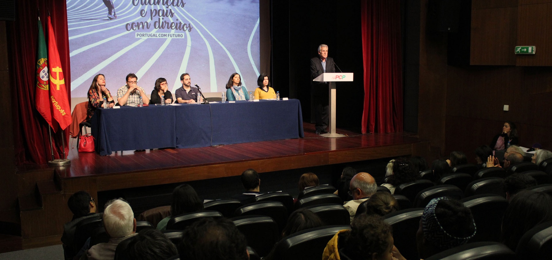 Debate «Crianças e pais com direitos. Portugal com futuro»