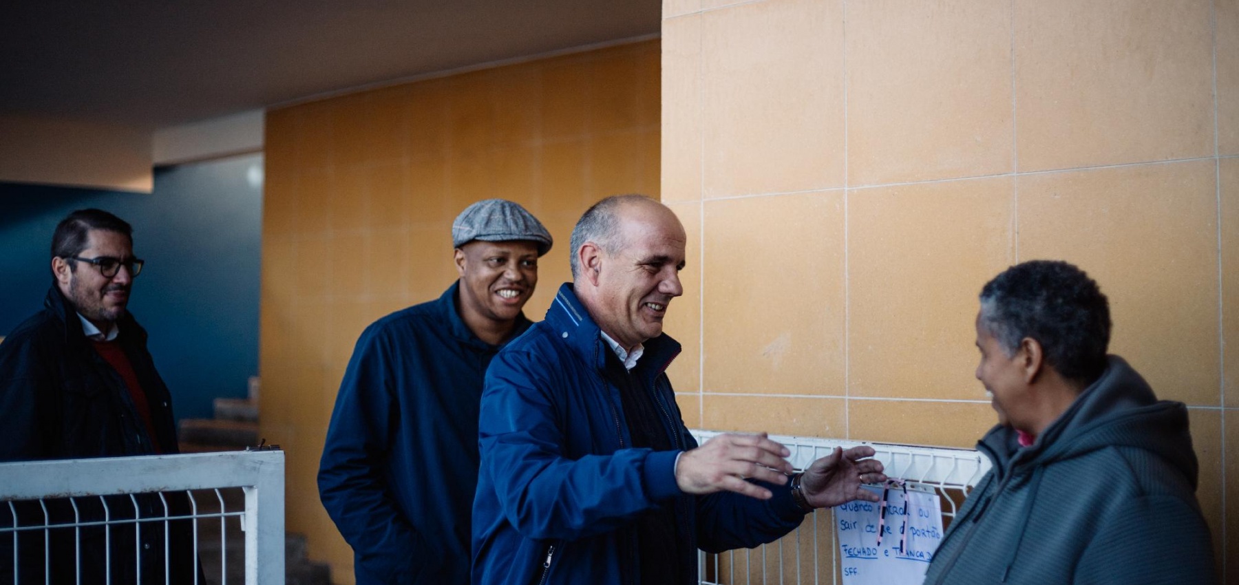 Contacto com a população e Associações na Cova da Moura