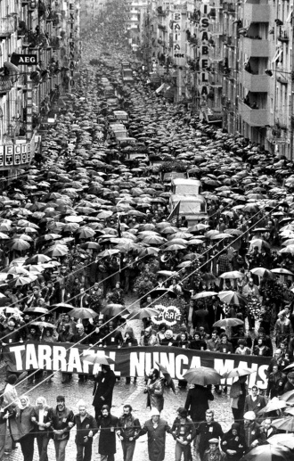 Acto de trasladação dos corpos dos antifascistas assassinados no Tarrafal, para o cemitério do Alto de S. João, a 18 de Fevereiro de 1978