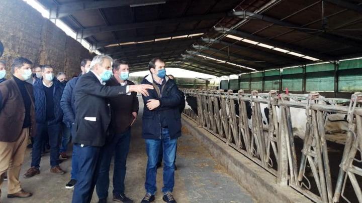 Jerónimo de Sousa visitou exploração leiteira em Vila do Conde