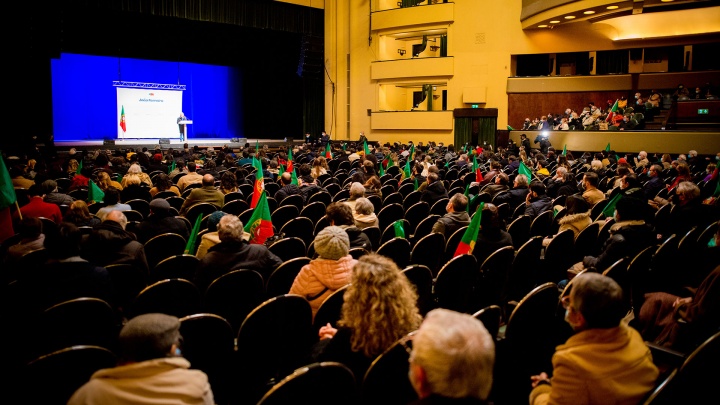 Levar a bom porto a candidatura que afirma e dá força à exigência de verdadeira mudança