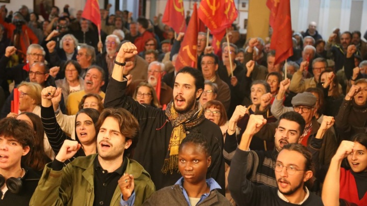 Tal como o PCP alertou a maioria absoluta do PS não trouxe nem estabilidade política nem social