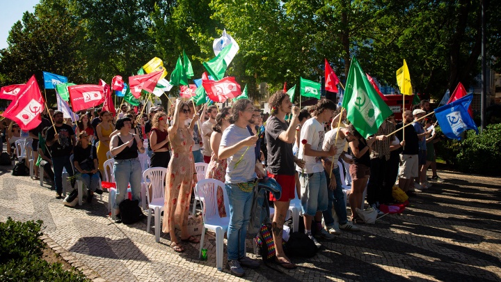 É a CDU que está contigo, todos os dias, para o que der e vier