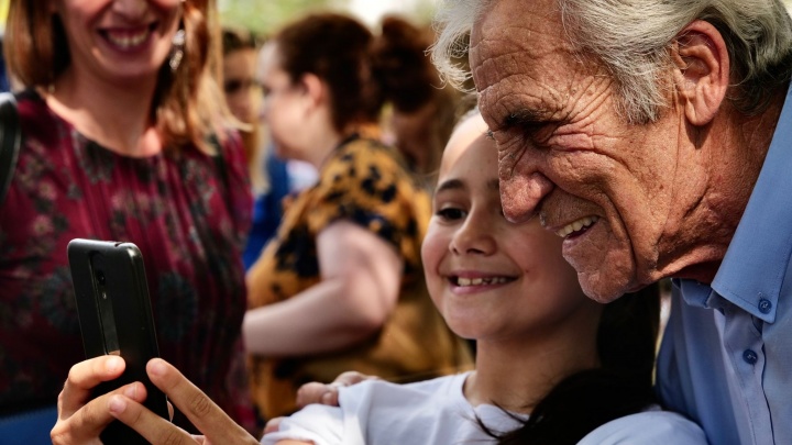 «It is not possible to talk about children's rights without talking about wages, working time and the stability of parents' employment»