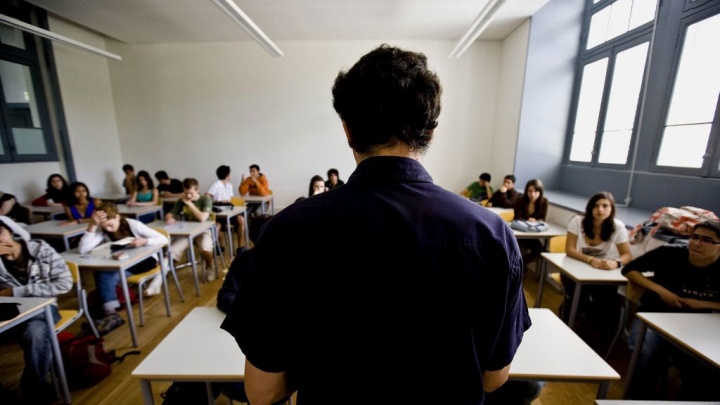 OE 2016 - PCP PCP intervém em defesa dos direitos dos professores 