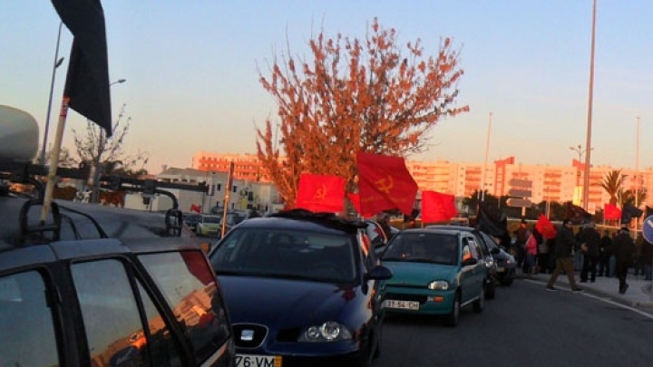 Caravana do PCP contra as portagens na Via do Infante