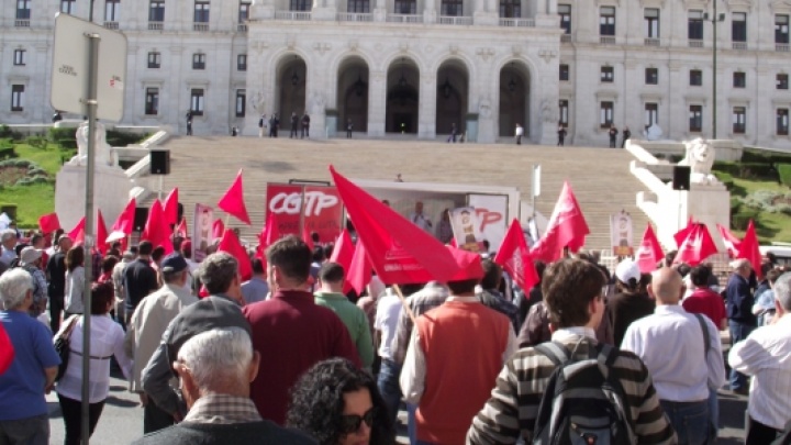 Acentuar a luta, derrotar as alterações à legislação laboral