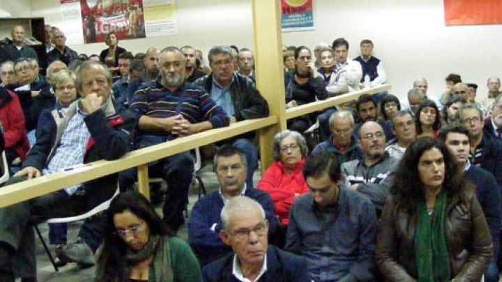 Centena e meia de militantes reúnem-se em Faro para debater XIX Congresso do PCP