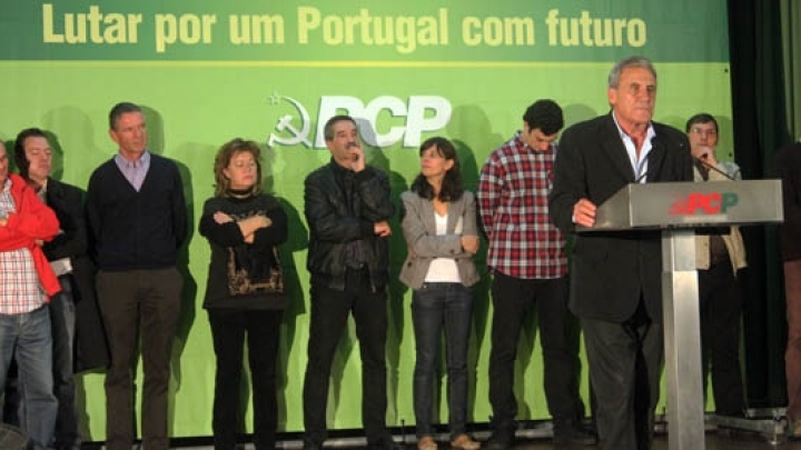 Os portugueses têm nas suas mãos, com a luta de todos os dias, a possibilidade de pôr fim a esta política