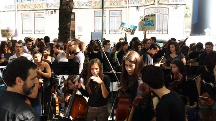 Risco de encerramento de vários Conservatórios de Música