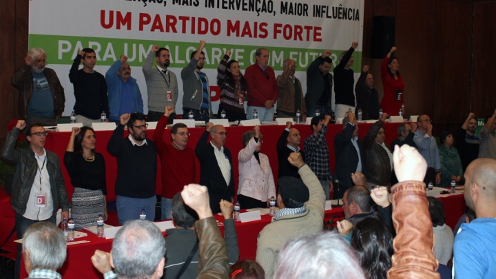 Não há uma política de esquerda sem romper com a política de direita