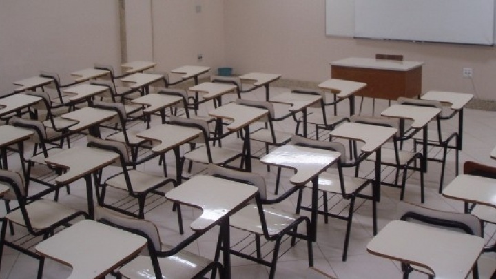 Confirma-se o maior despedimento de sempre de professores
