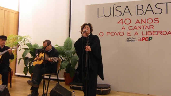 Luísa Basto, 40 anos a cantar o povo e a liberdade