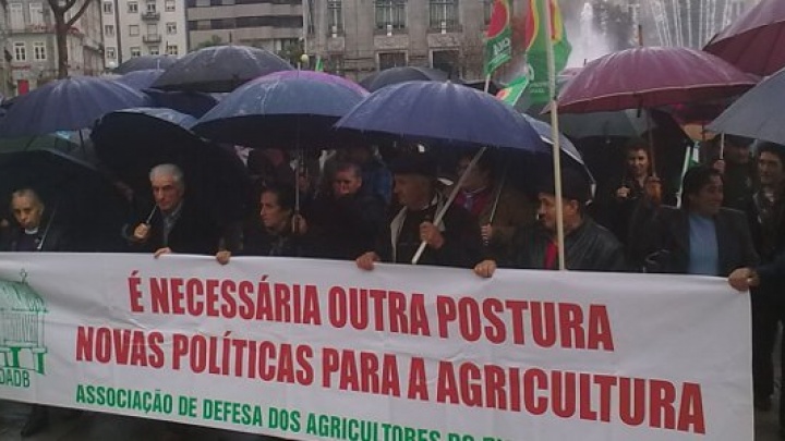 Manifestação em Braga reúne centenas de agricultores