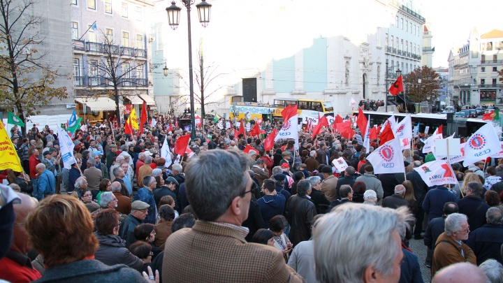 Thousands on the streets of Lisbon, Oporto and Braga