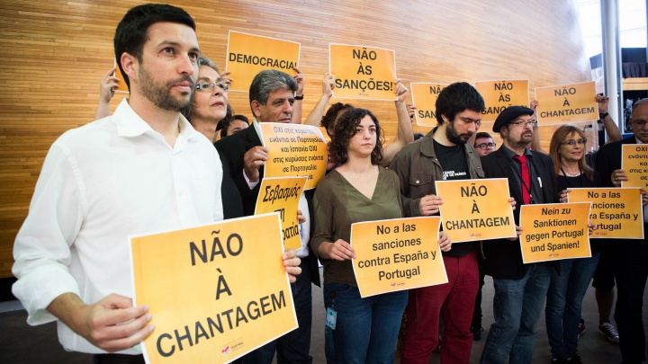 Por proposta do PCP o GUE/NGL toma posição contra as sanções a Portugal e Espanha