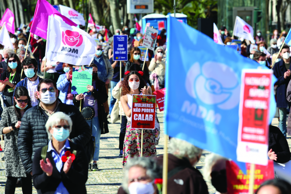 Combative journey of Portuguese women