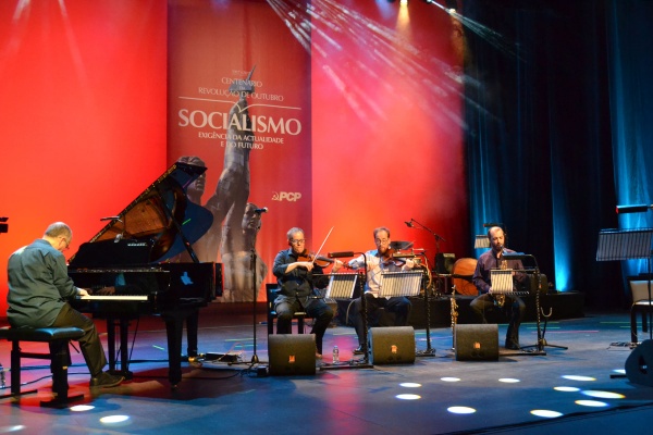 Comício comemorativo do Centenário da Revolução de Outubro