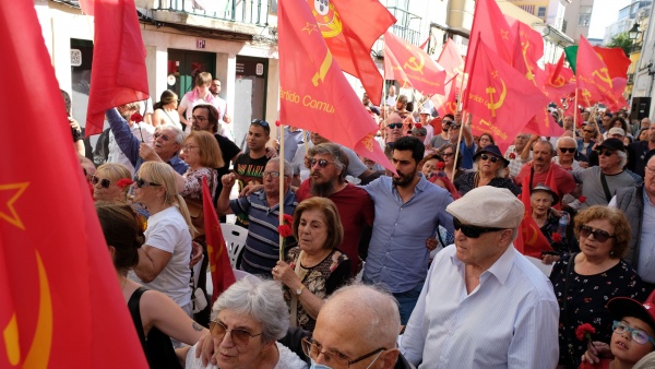Comício em Almada