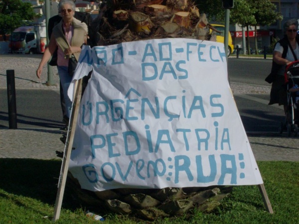 Concentração das populações contra o encerramento das Urgências Pediátricas do Barreiro e Setúbal