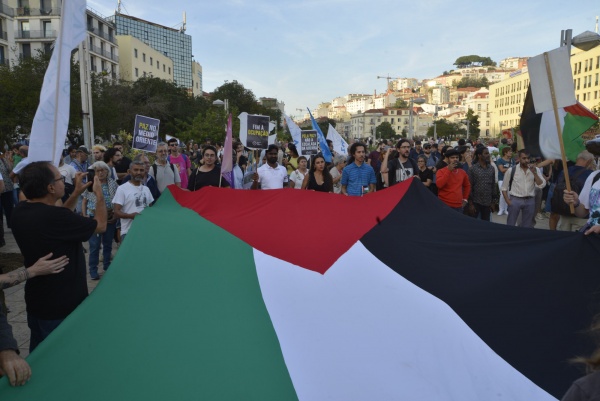 Concentração "Pela Paz no Médio Oriente! Pelos direitos do povo palestiniano"