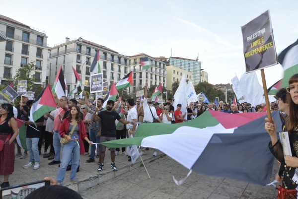 Concentração "Pela Paz no Médio Oriente! Pelos direitos do povo palestiniano"