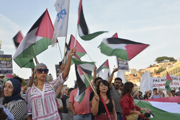 Concentração "Pela Paz no Médio Oriente! Pelos direitos do povo palestiniano"