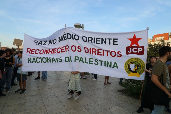 Concentração "Pela Paz no Médio Oriente! Pelos direitos do povo palestiniano"