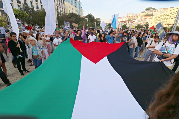 Concentração "Pela Paz no Médio Oriente! Pelos direitos do povo palestiniano"