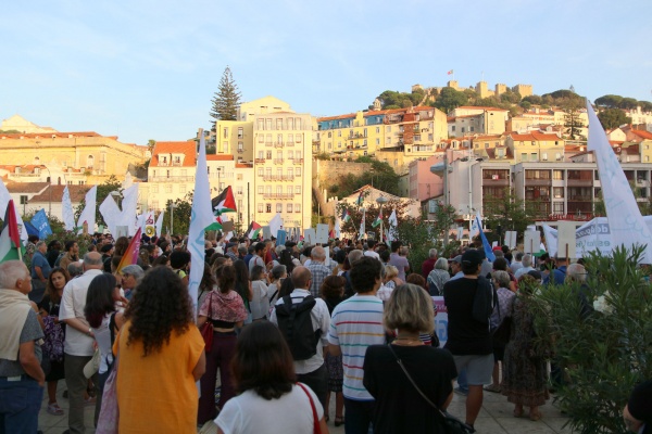 Concentração "Pela Paz no Médio Oriente! Pelos direitos do povo palestiniano"