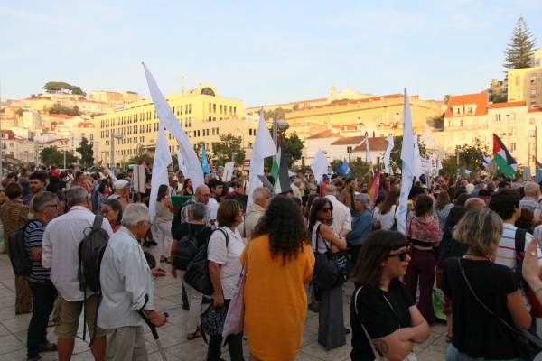 Concentração "Pela Paz no Médio Oriente! Pelos direitos do povo palestiniano"
