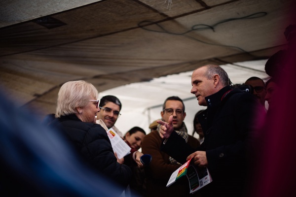 Contacto com a população na Feira da Malveira