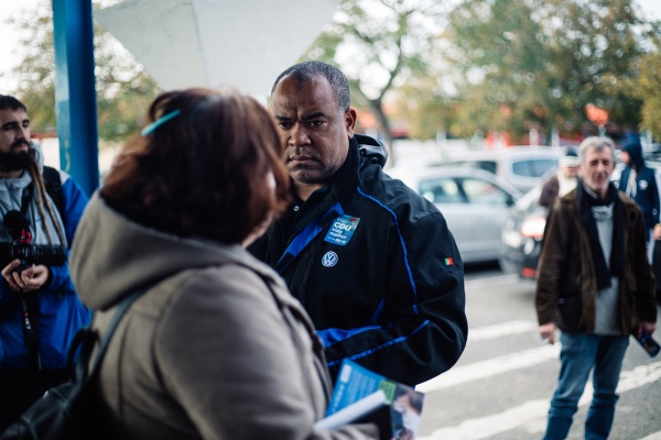 Contacto com trabalhadores da Autoeuropa