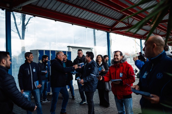 Contacto com trabalhadores da Autoeuropa