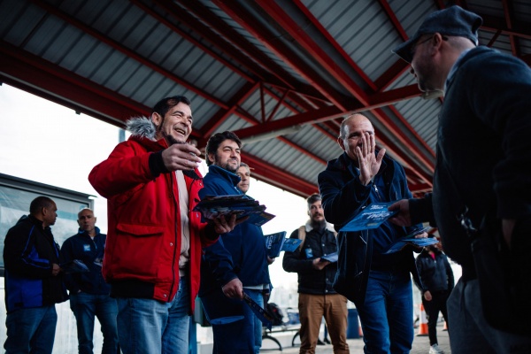 Contacto com trabalhadores da Autoeuropa