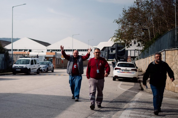 Contacto com os trabalhadores da OGMA